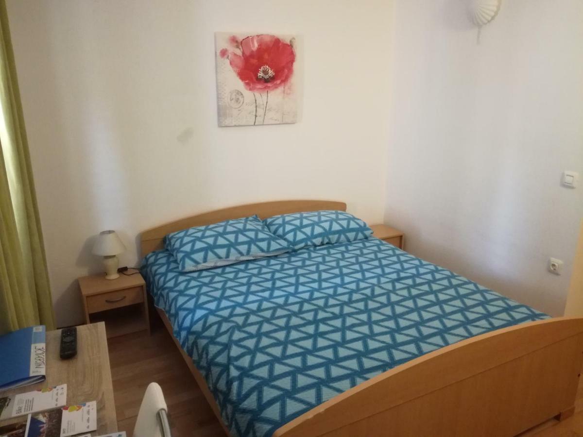 אומאג Guest House Kvartin מראה חיצוני תמונה